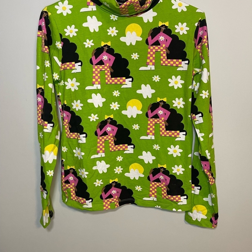 Nooworks Nico Green Girl abstract art flower long sleeve turtleneck size medium